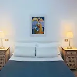 Soraya Apartment By Kenekita